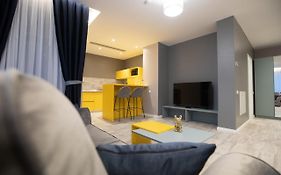 Omnia Apartments